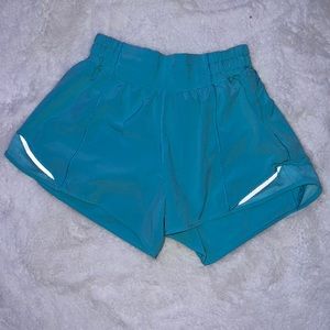 Lululemon 4” Hotty Hot LR short